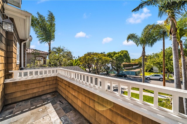 810 Juanita Avenue, Redondo Beach, California 90277, 5 Bedrooms Bedrooms, ,3 BathroomsBathrooms,Residential,Sold,Juanita,TR22080306
