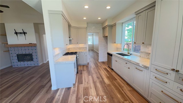Detail Gallery Image 10 of 37 For 41146 Lorient Ct, Murrieta,  CA 92562 - 4 Beds | 2 Baths
