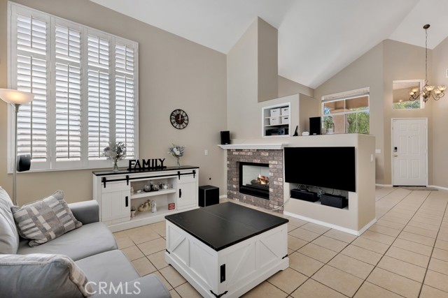 Detail Gallery Image 8 of 53 For 23809 Woodpark Ct, Valencia,  CA 91354 - 4 Beds | 3 Baths