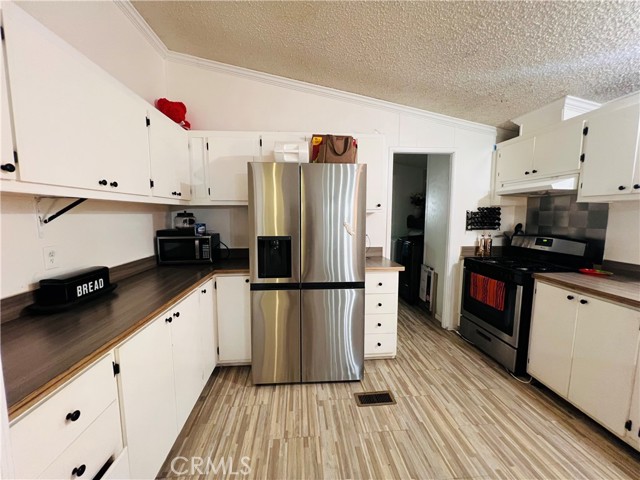 Detail Gallery Image 23 of 32 For 12700 Elliott Ave #501,  El Monte,  CA 91732 - 4 Beds | 2 Baths