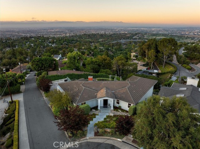 33 Cayuse Lane, Rancho Palos Verdes CA: https://media.crmls.org/medias/8d193859-b117-480f-aad9-dc2b3b5df33a.jpg