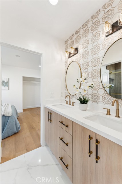 3945 S Norton Avenue, Los Angeles CA: https://media.crmls.org/medias/8d19c423-a397-41db-bf8c-d7ab3aaaf187.jpg