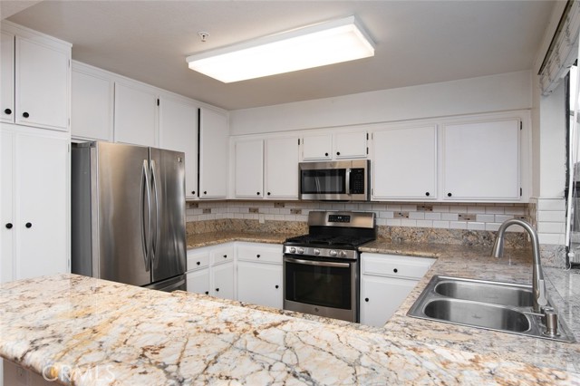 2930 Montrose Avenue, La Crescenta CA: https://media.crmls.org/medias/8d1a5708-58d8-4676-b69c-dff782267f0c.jpg