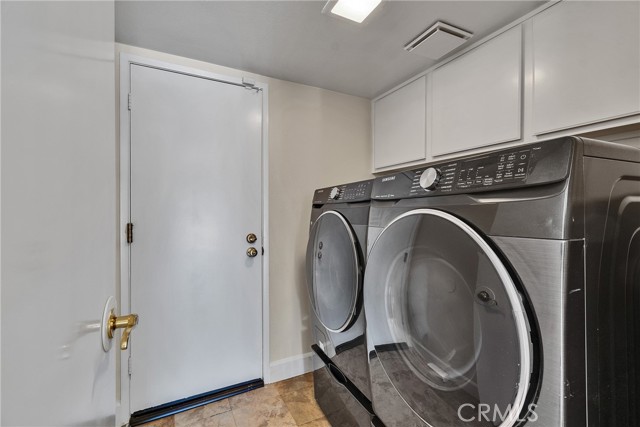 4 E Trenton, Irvine CA: https://media.crmls.org/medias/8d1a8faa-b0ab-4e14-9061-1878f5414f22.jpg