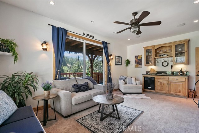 781 Brentwood Drive, Lake Arrowhead CA: https://media.crmls.org/medias/8d1aba0f-8a03-4929-9147-d7f3a9400c37.jpg