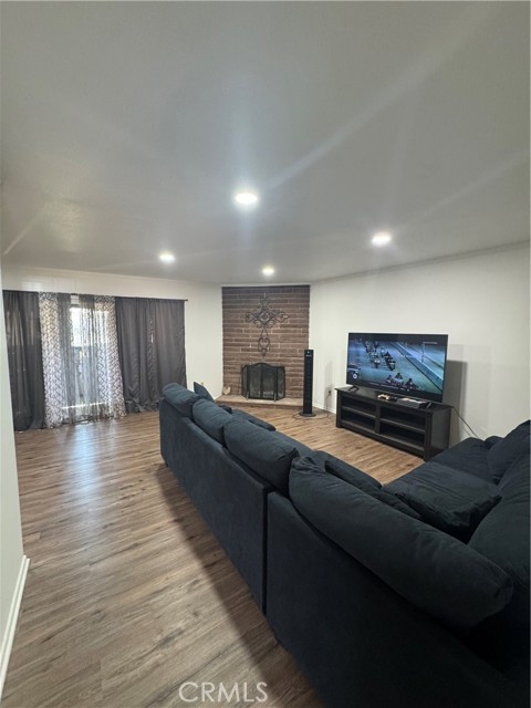 1004 Paloma Street, Bakersfield CA: https://media.crmls.org/medias/8d1b4943-b26b-40ab-b97b-fc06b0cf82af.jpg