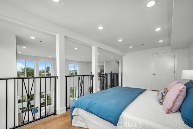 200 S Catalina Avenue, Redondo Beach CA: https://media.crmls.org/medias/8d1b82da-b950-4c10-8ded-9495043d7262.jpg
