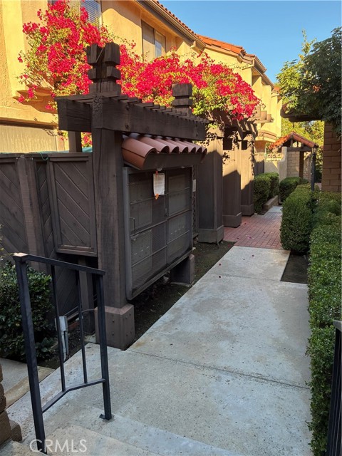 Detail Gallery Image 4 of 24 For 427 E. Mission Rd #44,  Alhambra,  CA 91801 - 2 Beds | 2/1 Baths