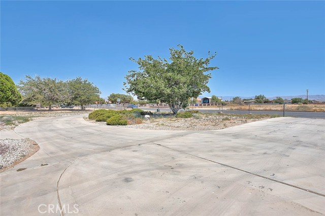 Detail Gallery Image 7 of 44 For 20916 Thunderbird Rd, Apple Valley,  CA 92307 - 3 Beds | 2 Baths