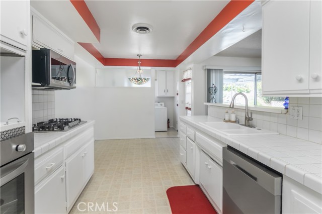 Detail Gallery Image 12 of 24 For 11543 Swinton, Granada Hills,  CA 91344 - 3 Beds | 2 Baths