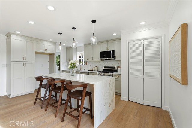 Detail Gallery Image 11 of 62 For 24308 Highlander Rd, West Hills,  CA 91307 - 3 Beds | 2 Baths