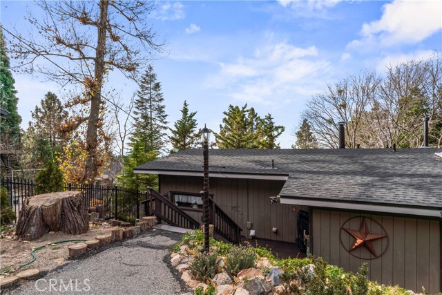 1944 Willow, Running Springs CA: https://media.crmls.org/medias/8d1e9c7f-c640-47ab-bc6a-7e76d0f6b784.jpg