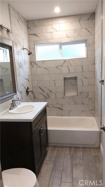 Detail Gallery Image 20 of 22 For 8649 Cantaloupe Ave, Panorama City,  CA 91402 - 3 Beds | 3 Baths