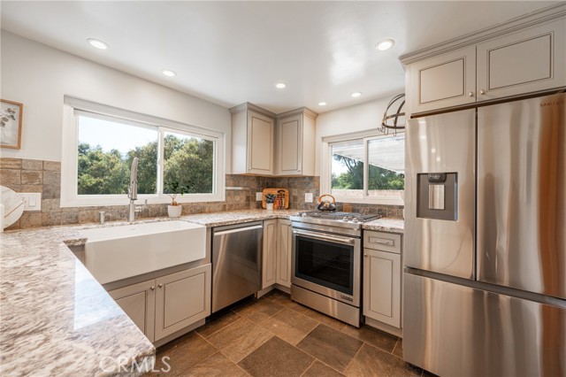 Detail Gallery Image 16 of 58 For 10825 Farralone Ave, Chatsworth,  CA 91311 - 3 Beds | 2 Baths