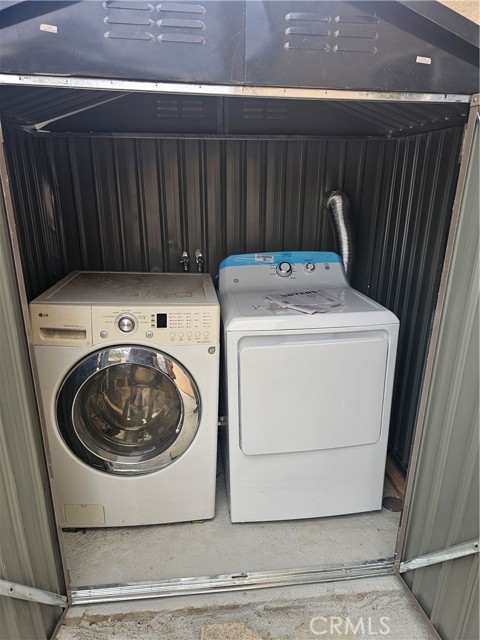 10558 Langmuir Avenue, Sunland CA: https://media.crmls.org/medias/8d2040d9-876f-4a8d-ae04-0aec11060282.jpg