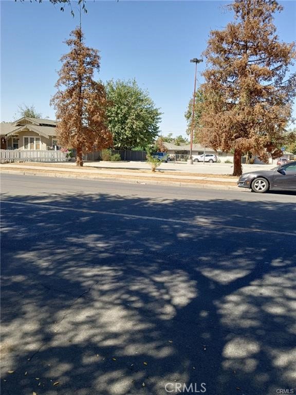 Detail Gallery Image 4 of 5 For 1810 Baker St, Bakersfield,  CA 93305 - – Beds | – Baths