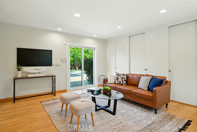 1210 Los Altos Avenue, Long Beach CA: https://media.crmls.org/medias/8d207344-4d37-472a-8df6-7c752bd89f3a.jpg