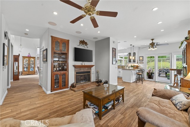 Detail Gallery Image 26 of 43 For 17 via Anadeja, Rancho Santa Margarita,  CA 92688 - 4 Beds | 3 Baths