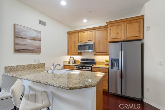 Detail Gallery Image 3 of 21 For 2750 Artesia Bld #327,  Redondo Beach,  CA 90278 - 1 Beds | 1 Baths
