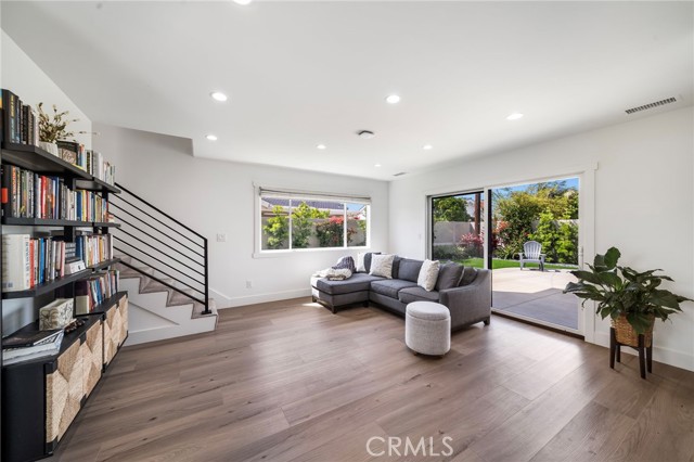 Detail Gallery Image 19 of 45 For 17551 Griffith, Huntington Beach,  CA 92649 - 4 Beds | 3 Baths