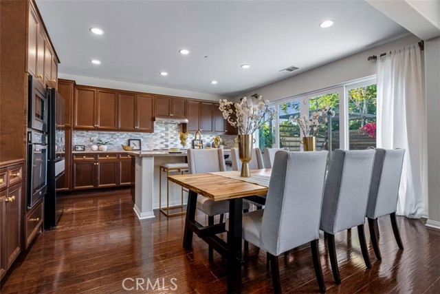 54 Revell Circle, Buena Park CA: https://media.crmls.org/medias/8d232080-a2c4-409d-9428-490fad87ac55.jpg