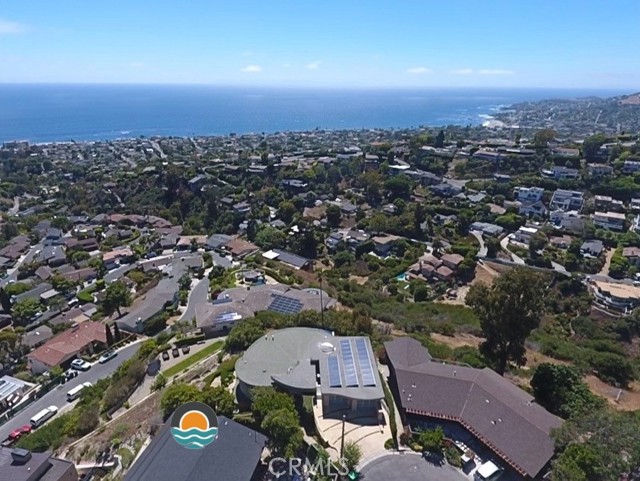 1015 Madison Place, Laguna Beach CA: https://media.crmls.org/medias/8d235b9b-9ebe-424d-ae25-eb53f03ce303.jpg
