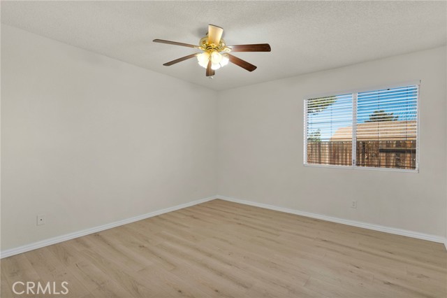 Detail Gallery Image 13 of 23 For 10402 Cimmeron Trail Dr, Adelanto,  CA 92301 - 3 Beds | 2 Baths