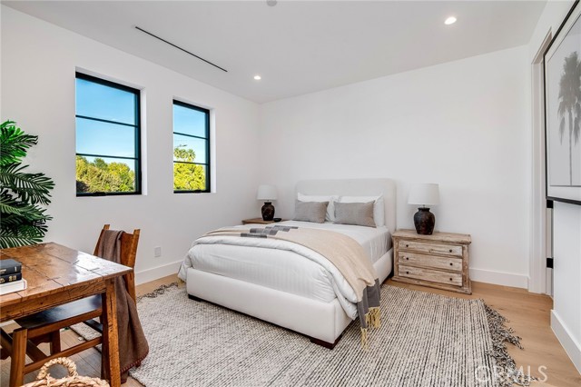 Detail Gallery Image 25 of 44 For 13602 Morrison St, Sherman Oaks,  CA 91423 - 6 Beds | 6/1 Baths