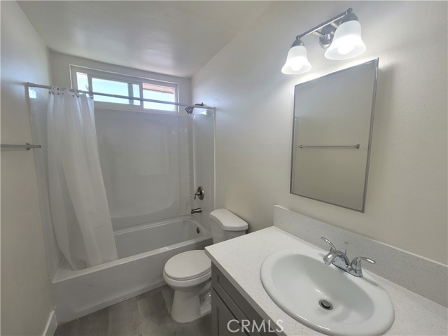 Detail Gallery Image 9 of 29 For 14609 Saticoy St #24,  Van Nuys,  CA 91405 - 2 Beds | 1/1 Baths