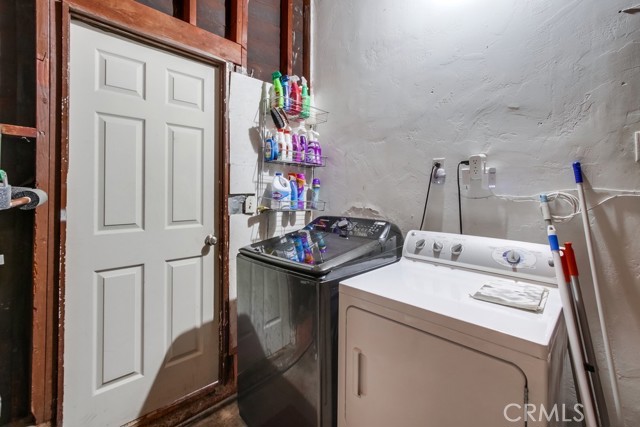 327 S 35th Street, San Diego CA: https://media.crmls.org/medias/8d27253c-080f-408b-888f-249ef314f206.jpg