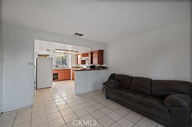 Detail Gallery Image 7 of 7 For 715 N St, Bakersfield,  CA 93304 - – Beds | – Baths