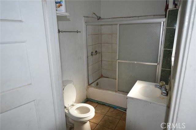 Detail Gallery Image 19 of 33 For 1324 Magnolia Ave, Los Angeles,  CA 90006 - – Beds | – Baths