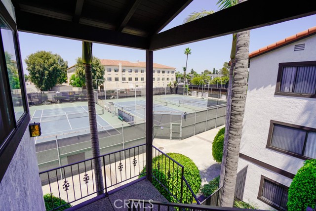 17200 Newhope Street, Fountain Valley CA: https://media.crmls.org/medias/8d2875c2-a455-4fe4-81d3-259dac7e9fd7.jpg
