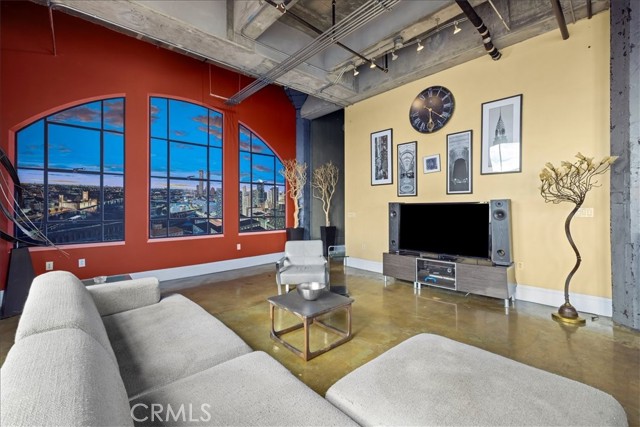 315 E 8th #1203 Street, Los Angeles CA: https://media.crmls.org/medias/8d2942ed-c4cb-43bd-97c1-123baf764ca1.jpg