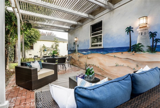 The art work is so unique... You may buy this home, but please keep the artwork!!!