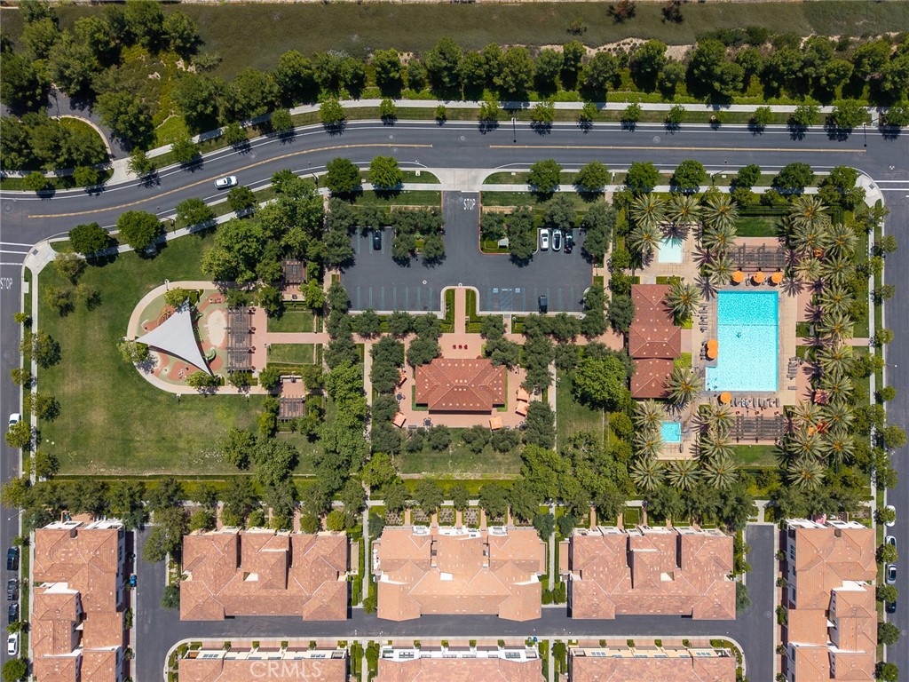 https://media.crmls.org/medias/8d2a9e77-ecdc-48ab-a44d-c9a5cea6f50e.jpg?preset=X-Large