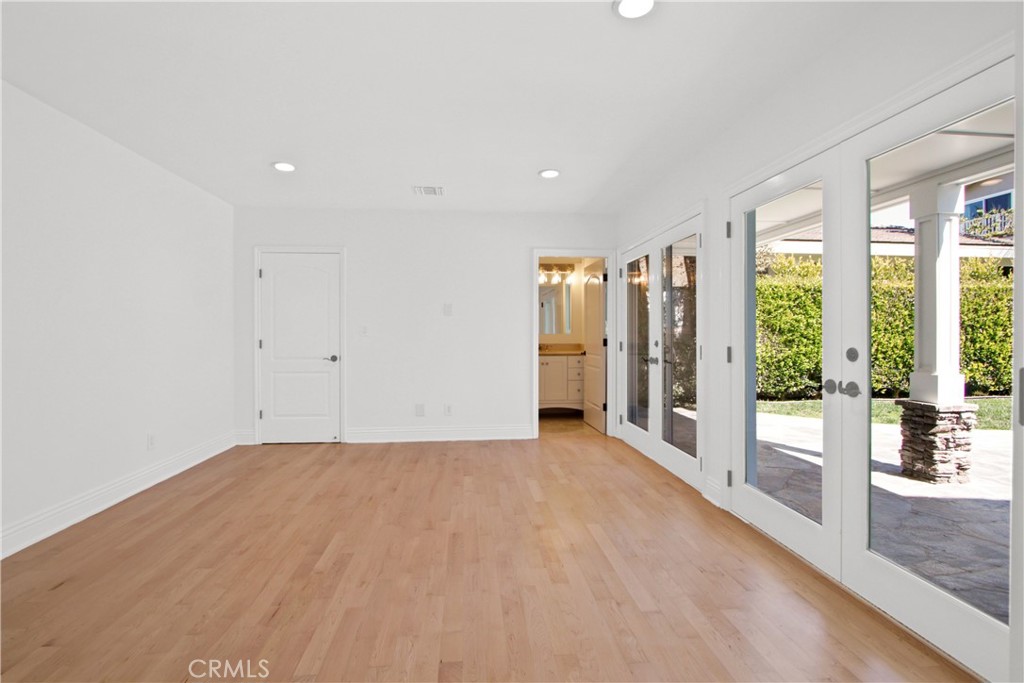 MLS #OC25261426 image #10