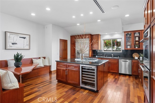 Detail Gallery Image 2 of 35 For 450 Cabrillo, Costa Mesa,  CA 92627 - 4 Beds | 3/1 Baths