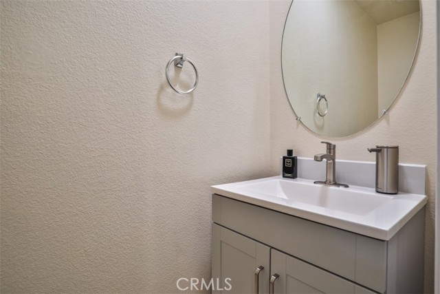 5 Arese Aisle, Irvine CA: https://media.crmls.org/medias/8d2bfa18-7a09-40b7-8612-403e2f1719d0.jpg
