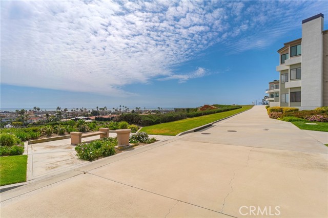 Detail Gallery Image 35 of 59 For 230 Lille Lane #113,  Newport Beach,  CA 92663 - 3 Beds | 3 Baths