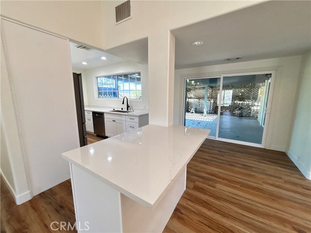 29731 Bonanza Place, Canyon Lake CA: https://media.crmls.org/medias/8d2c789e-16fc-4bac-9314-ad2bff1768f7.jpg