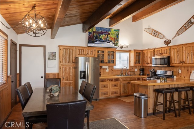 Detail Gallery Image 9 of 34 For 40067 Highland, Big Bear Lake,  CA 92315 - 2 Beds | 1 Baths