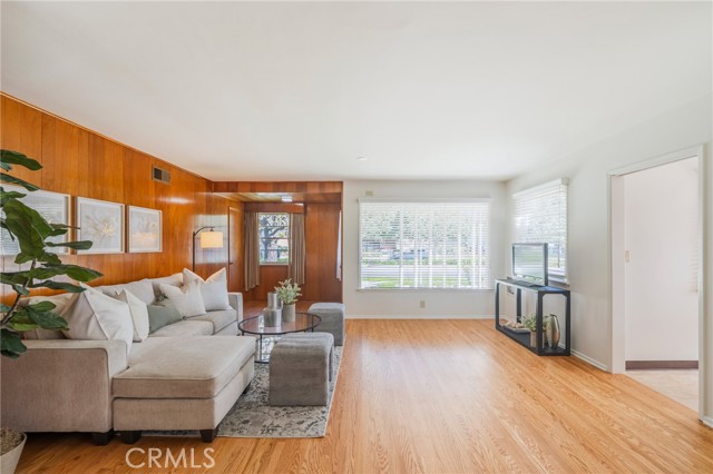 Detail Gallery Image 14 of 46 For 1241 S Walnut, Anaheim,  CA 92802 - 3 Beds | 2 Baths