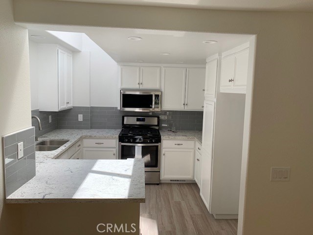 363 Cleo Street, Laguna Beach CA: https://media.crmls.org/medias/8d309a28-b518-4d5b-abee-559863eb8301.jpg