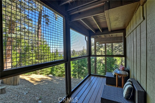 Detail Gallery Image 40 of 69 For 733 Crest Estates Dr, Lake Arrowhead,  CA 92352 - 5 Beds | 3/1 Baths