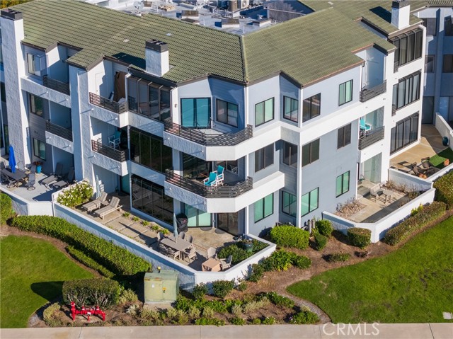 Detail Gallery Image 49 of 59 For 230 Lille Lane #113,  Newport Beach,  CA 92663 - 3 Beds | 3 Baths