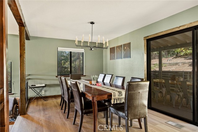 Detail Gallery Image 12 of 47 For 27808 Alpen, Lake Arrowhead,  CA 92352 - 4 Beds | 3/1 Baths