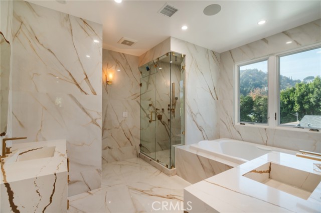 Detail Gallery Image 23 of 28 For 12152 Hillslope St, Studio City,  CA 91604 - 6 Beds | 6/1 Baths