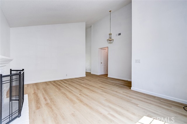 20102 Plaza De Madrid, Cerritos CA: https://media.crmls.org/medias/8d326988-a7d8-49a6-a443-5855bbaa930f.jpg