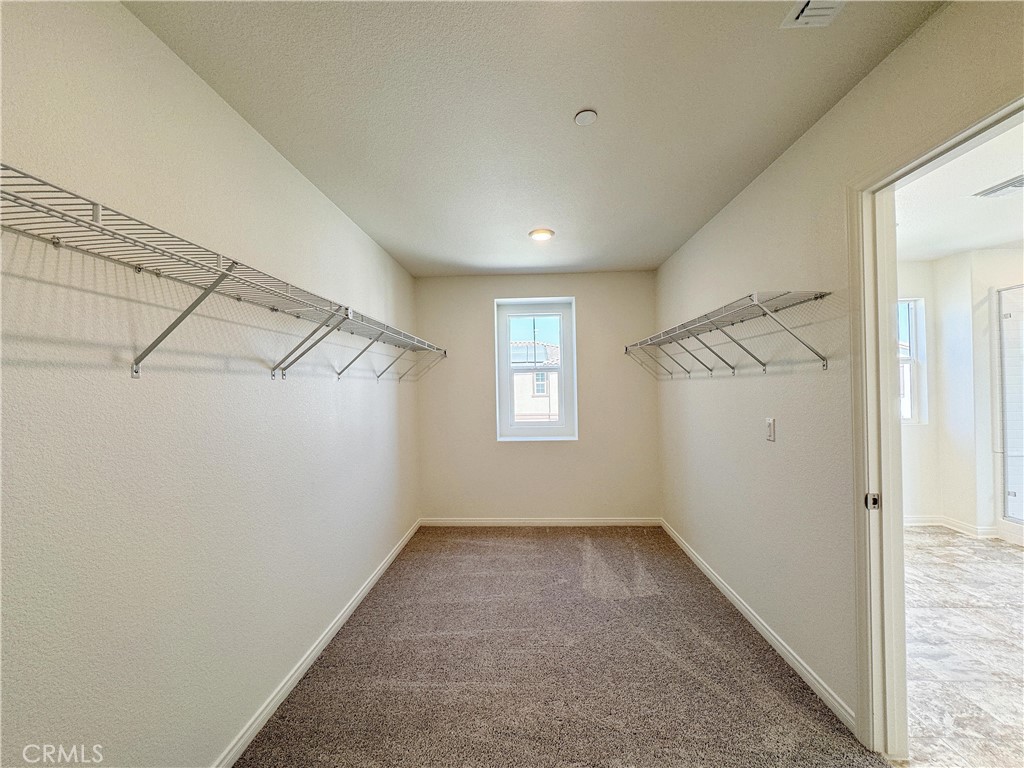 https://media.crmls.org/medias/8d326e00-a094-4005-b398-a6491b2f1eb1.jpg?preset=X-Large